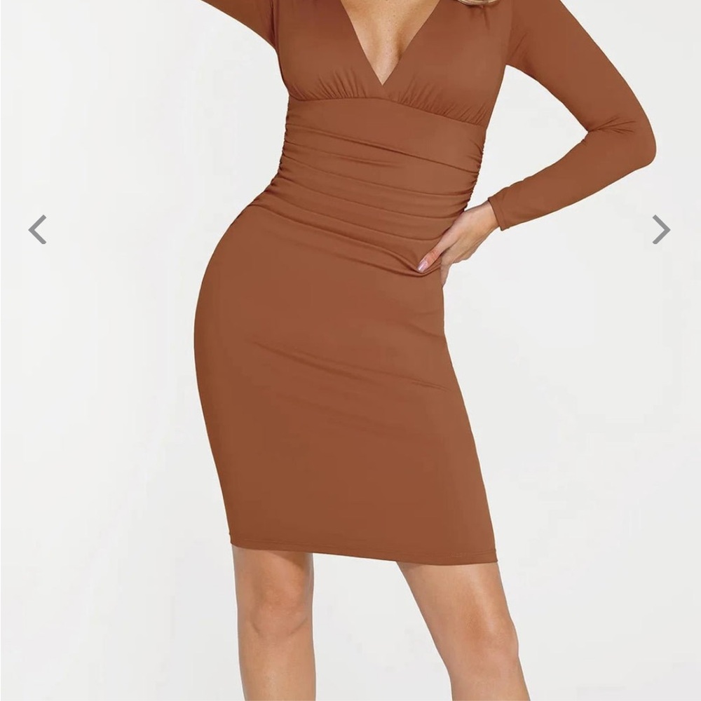 Popilush Shapewear Long Sleeve V-Neck Ruched Bodycon Midi Dress
Brown / XL - Picture 8 of 13
